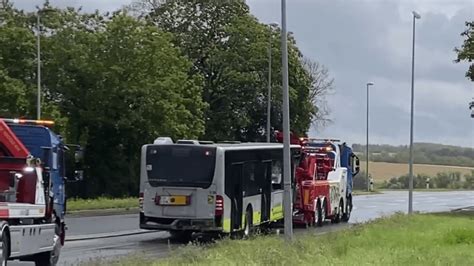 Yvelines La Collision Entre Un Bus Et Une Voiture à Contresens Fait