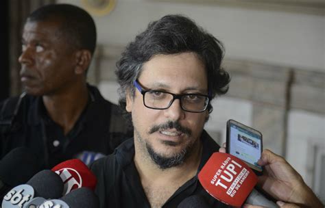 Corpo de Lúcio Mauro é velado no Theatro Municipal do Rio Viver