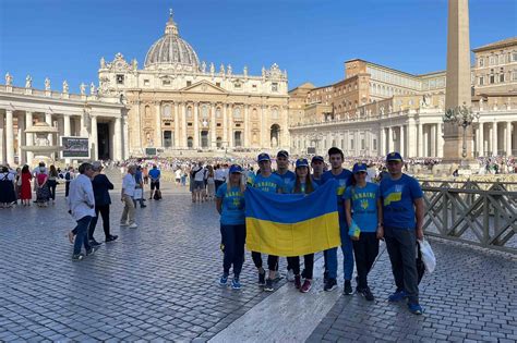 Papa Francesco Benedice La Coppa Del Mondo Skiroll E Saluta La