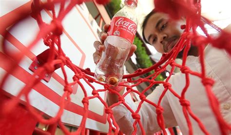 Coca Cola Luncurkan Botol Rpet Yang Ramah Lingkungan