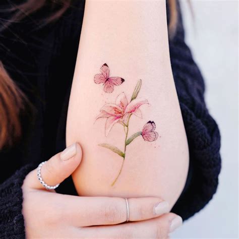 These Birth Flower Tattoos Will Make You Forget About Your Zodiac Sign In 2020 Butterfly