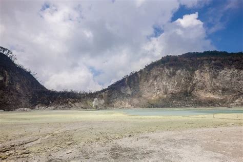 Hermoso Panorama Del Cr Ter Blanco O Kawah Putih Ciwidey Bandung