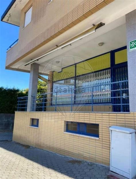 Espaço comercial ou armazém à venda na rua 2 Urbanização Vila Areal