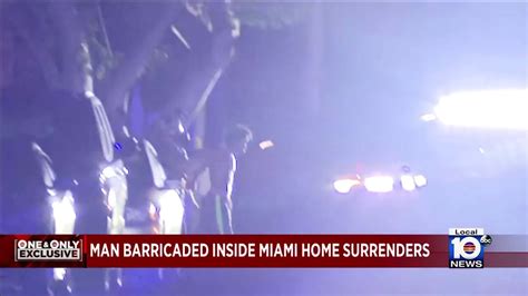 Man Surrenders After Barricading Himself Inside Miami Home Youtube