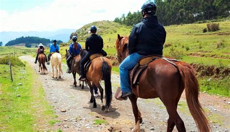 Paseo a caballo en Cusco Medio Día Viajes Machupicchu