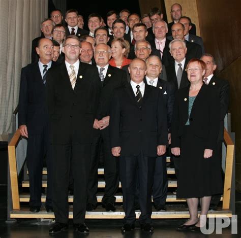 Photo: EUROPEAN UNION LEADERS GROUP PHOTO - LAH2006102005 - UPI.com