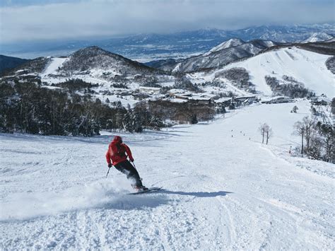 10 Largest Ski Resorts in Japan & Where to Stay - SNOW MONKEY RESORTS