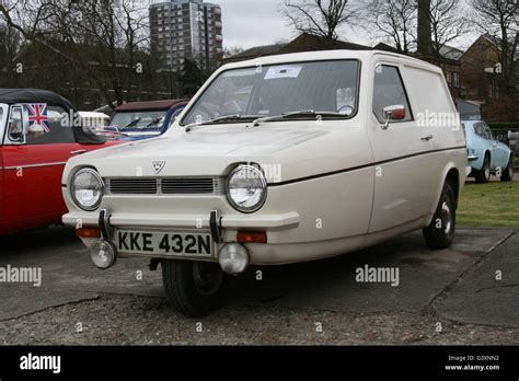 Three Wheeled Cars Reliant Robin Carbuzz Off