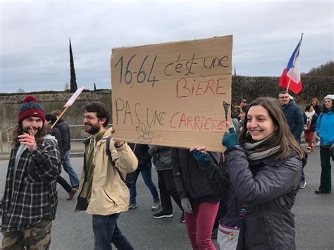 EN IMAGES Grève du 7 mars les pancartes les plus originales des