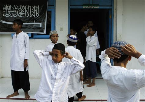 Jemaah Islamiyah Says It Has Disbanded But Retains Influence Through