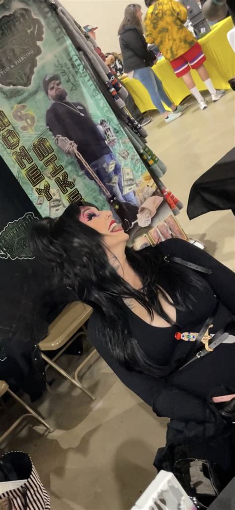 Really Hot Pawg Milf Doing Cosplay Spandex Leggings Yoga Pants Forum