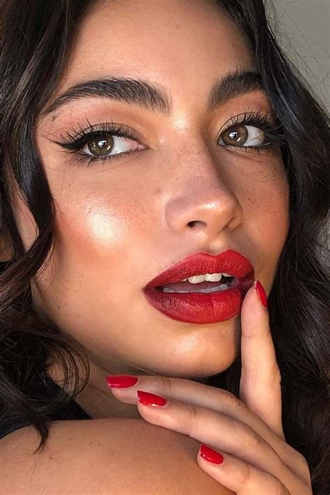 48 Red Lipstick Looks Get Ready For A New Kind Of Magic Red Lip Makeup Classic Eyeliner