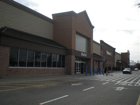 Walmart Walmart 3219 198 863 Square Feet 731 Rochambeau Flickr