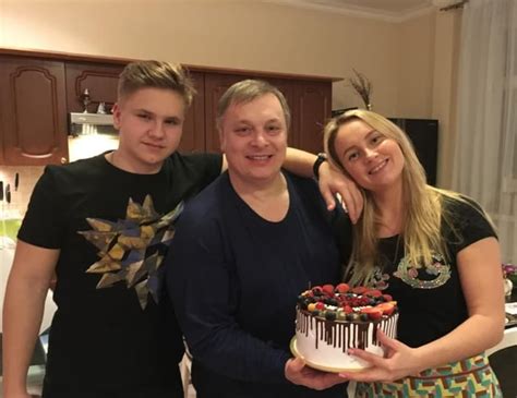 Андрей Разин счел причиной смерти своего сына сглаз - 24СМИ