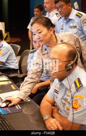 WHEELER ARMY AIRFIELD 1er Lieutenant Kathryn Bailey Un Pilote De