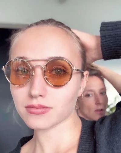 Alexandra Lamy Sa Fille Chlo Jouannet Fait Grimper La Temp Rature En Bikini Vert Fluo Sur