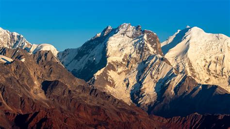 LANGTANG And GOSAIKUNDA LAKE TREK Adventure Sindbad