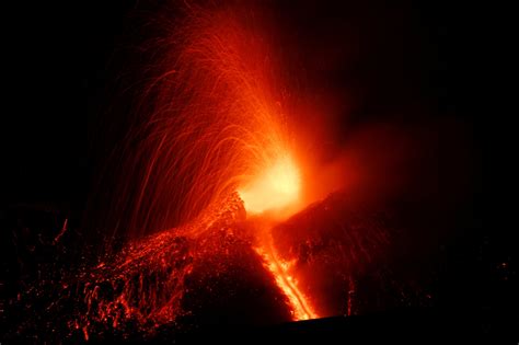 Mount Etna, Europe’s Most Active Volcano, Puts On a Show - The New York Times