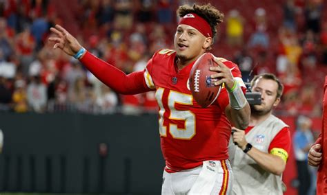 Chiefs’ locker room celebration after Week 4 win vs. Buccaneers