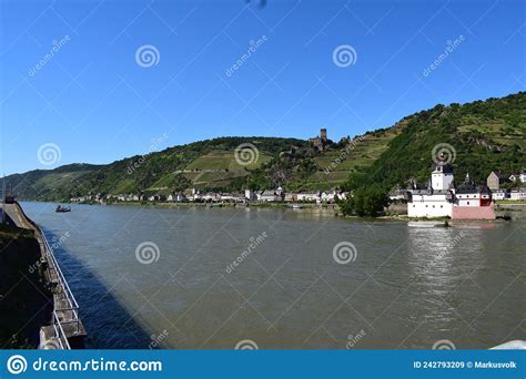 Kaub Alemania Barco De Ferry A La Isla Con Burg