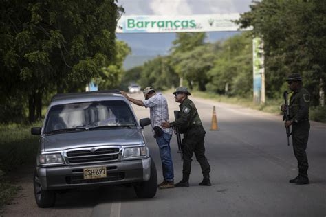 Colombia Aparta A Sus Militares Para Facilitar Liberación De Padre De
