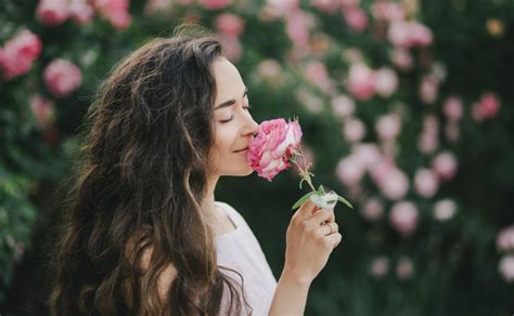 How To Make Your Hair Smell Good Everyday Naturally