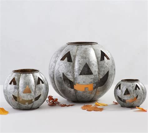 Pottery Barn unveiled their gorgeous new Halloween collection