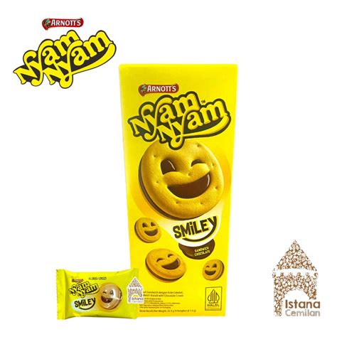 Jual Nyam Nyam Smiley Sandwich Chocolate Box Mini 22 5 Gram Shopee