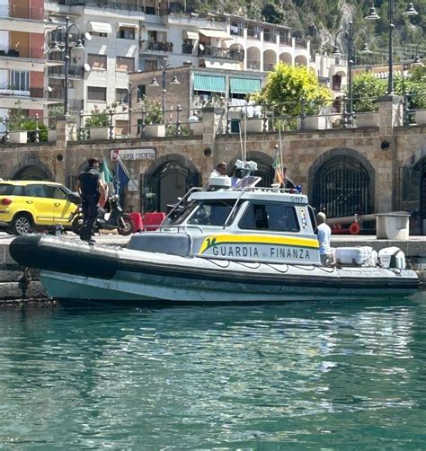 Rilievi Arpac GdF Sequestra Arenile Adiacente Porto Di Maiori