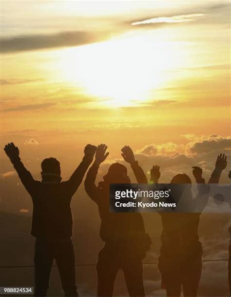 139 Mount Fuji Climbing Season Begins Stock Photos, High-Res Pictures ...