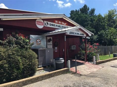 7 Dreamland Bar B Que Ribs With White Bread Tuscaloosa AL