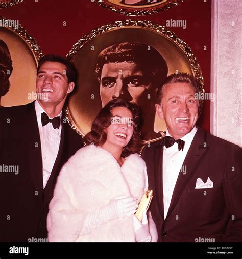 John Gavin Jean Simmons And Kirk Douglas At The Premiere In October