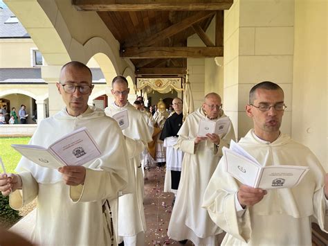 Photos Fête Dieu au Couvent Saint Thomas d Aquin Riposte catholique