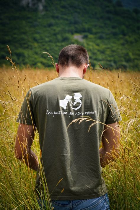 T Shirt Une Passion Qui Nous R Unit Khaki Chasse Tricolore