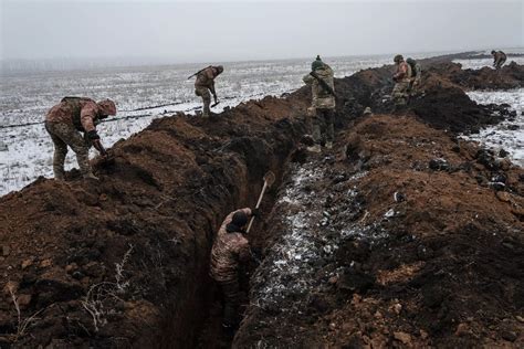 Một Năm Xung đột Nga Ukraine đẫm Máu đau Thương Qua 10 Bức ảnh Biểu