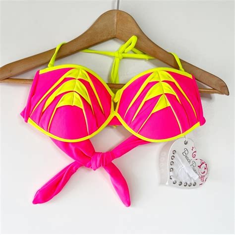 Beach Bunny Swim Beach Bunny Lunar Neon Pink Pleated Bikini Top