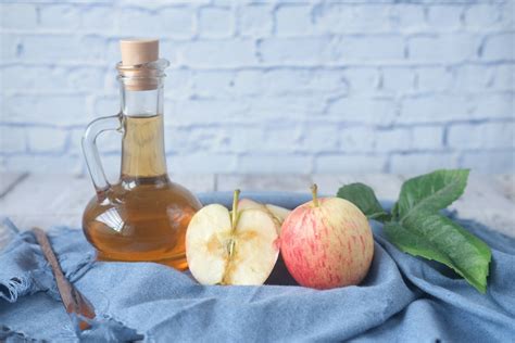 Apple cider vinegar for dogs: benefits vs. risks