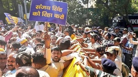 AAP Protests Against Sanjay Singh S Arrest Several Workers Detained