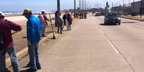 Limpian y embellecen Malecón Costero de Coatzacoalcos Vertiente Global