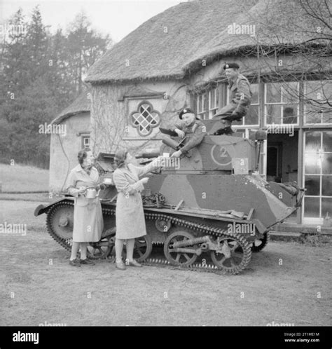 The British Army In The United Kingdom 1939 45 Women Serve Tea To The