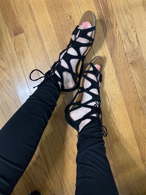 Stepping Out In These Amazing Hot Gladiator Sandals Rverifiedfeet