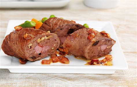 Caras Carne Rolo De Vitela Estufado Frutos Secos E Queijo