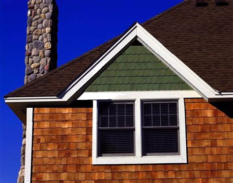 Features ⋆ Cedar Valley Manufacturing Handcrafted Cedar Shingle