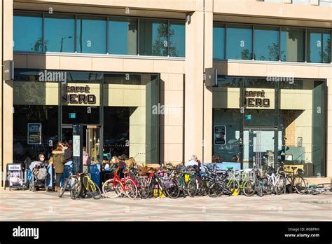 Cafe Nero Coffee Shop At Cambridge Central Station England Uk Stock
