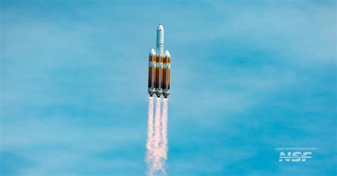 El fin de una era Delta IV Heavy da su último paso en el espacio