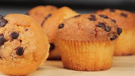 Receta de muffins con chispas de chocolate fáciles y deliciosos