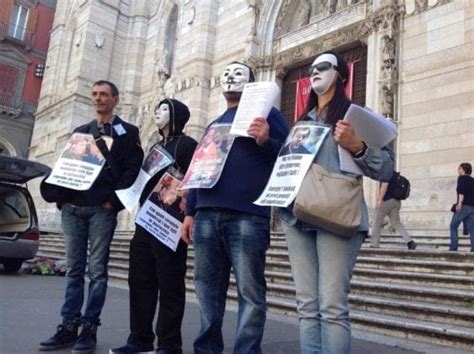 La Rivolta Delle Vittime Dei Preti Pedofili Manifestazione Al Duomo