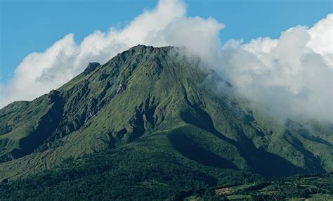 Martinique authorities concerned about activities on Mt. Pelée ...