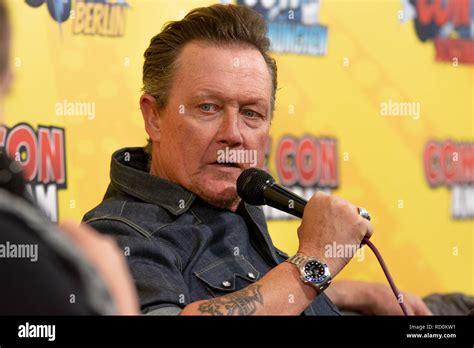 T 1000 Terminator Hi Res Stock Photography And Images Alamy