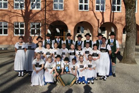 Plattler Jugend Trachtenverein Alpenrose